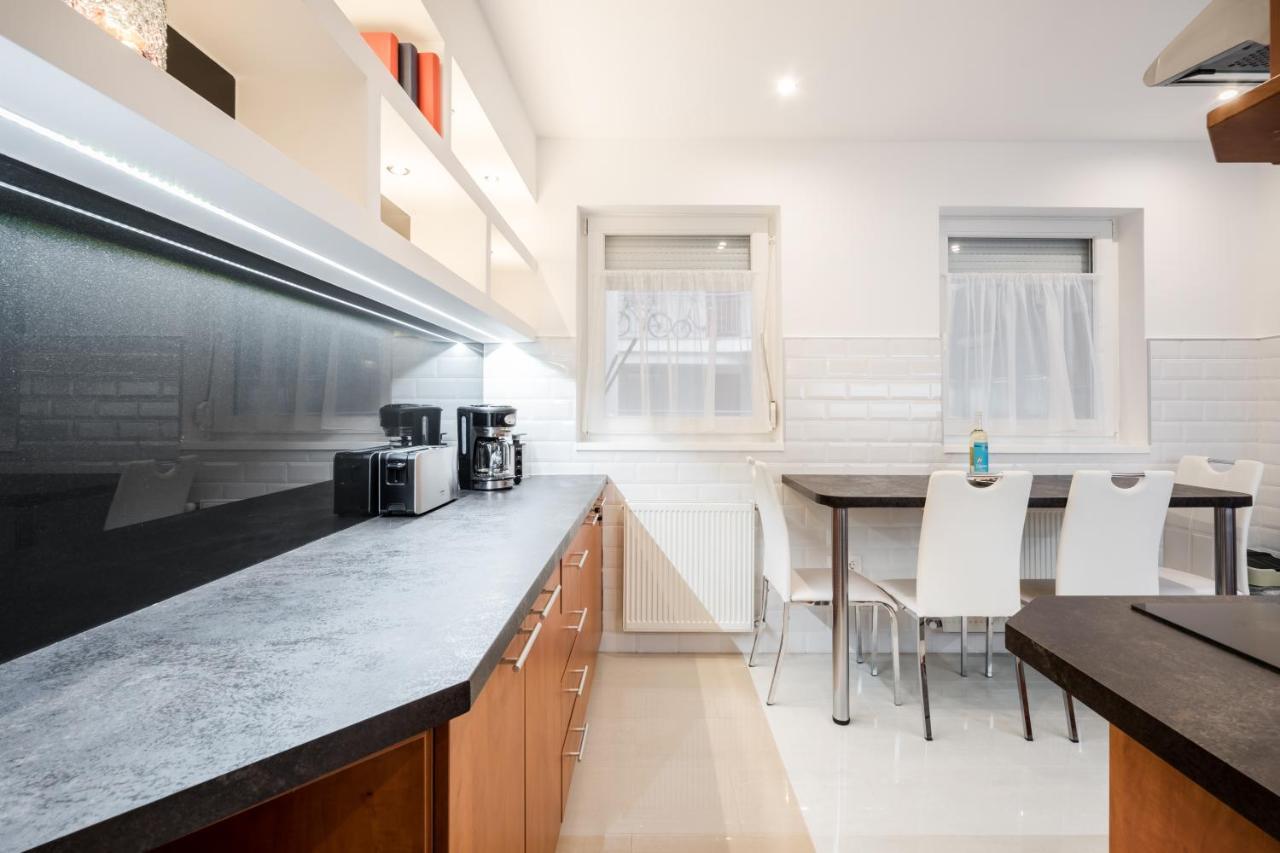 Bpr Garay Suite With Rooftop Terrace & A/C Budapest Eksteriør billede